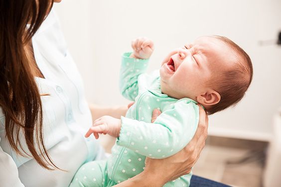 Should newborns use umbilical protection stickers? 