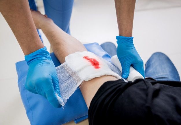 First aid for penetrating wounds