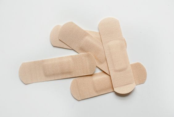 How to apply a dressing to a small wound on the hand so as not to affect work?