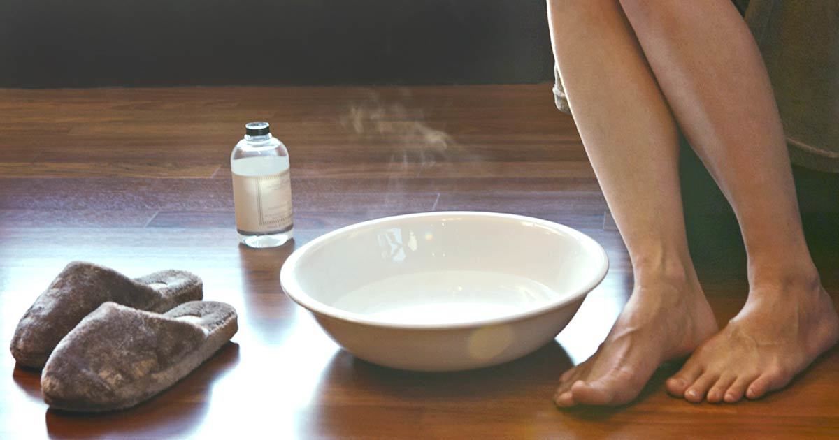 What precautions should be taken when washing feet for diabetic foot?