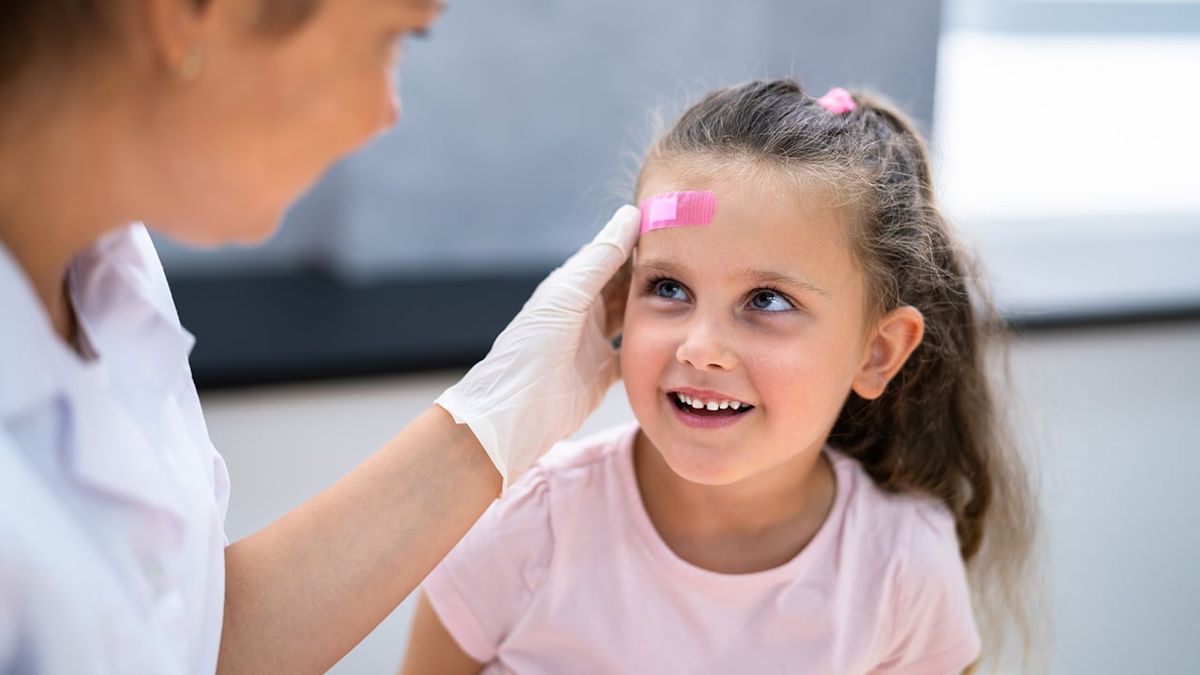 Proper treatment of facial scratches in children