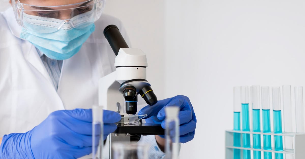 A novel plant-based double-sided dressing that releases antibiotics in the early stages of infection.